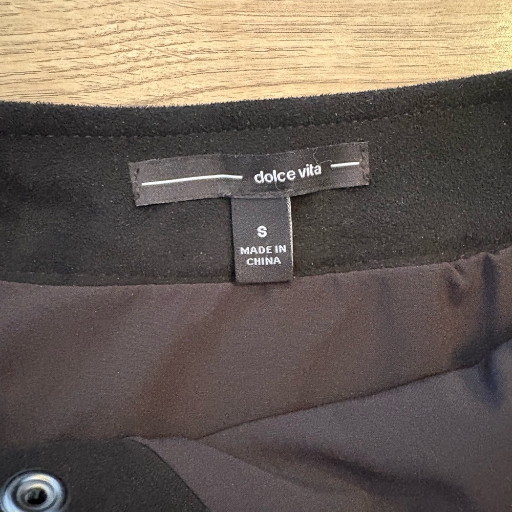 Dolce Vita Black Mini Skirt with Button Detail - Picture 3 of 3